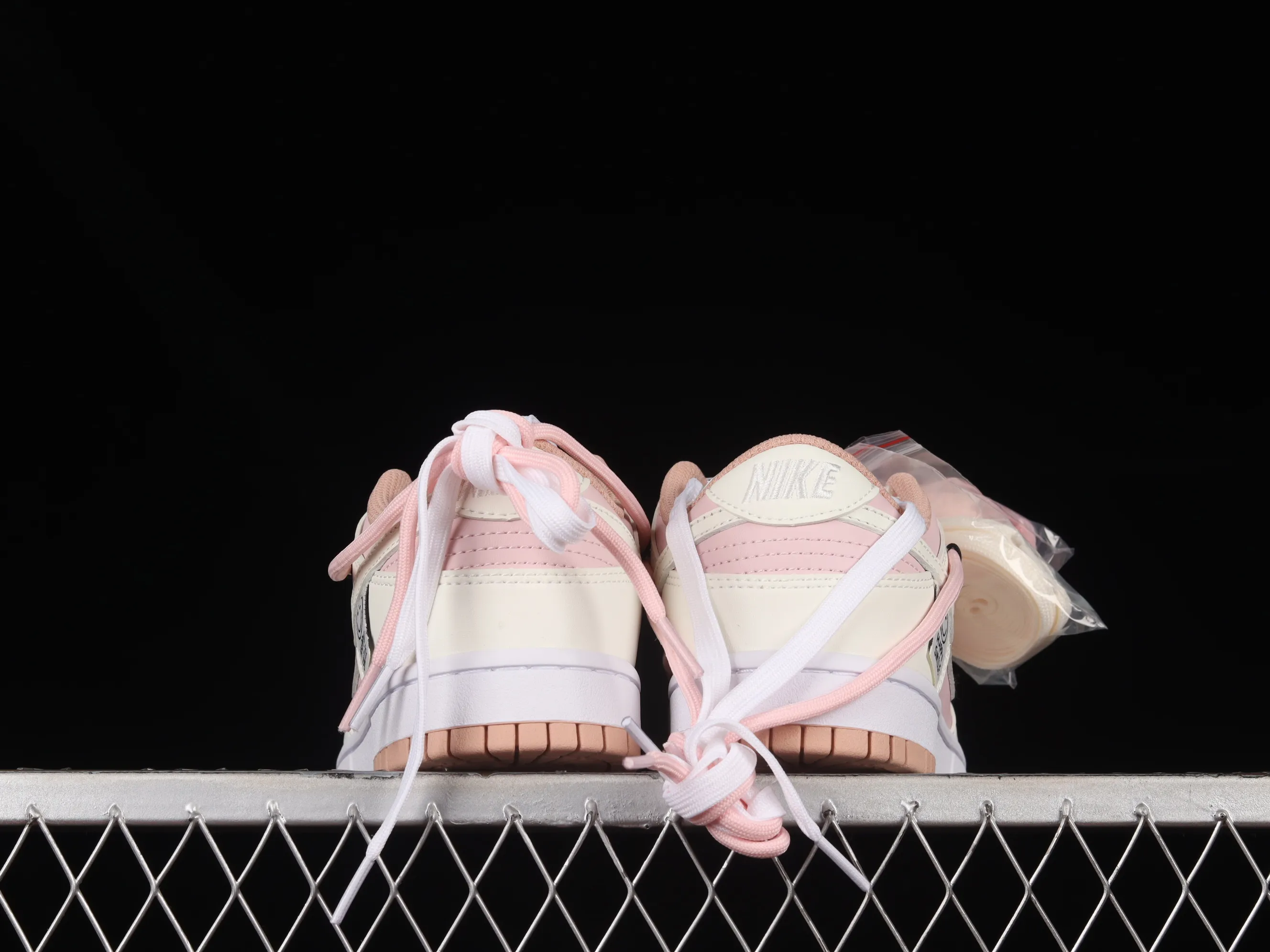 All categories Nk SB Dunk series Nk SB Dunk Low low-top sneakers Nk Dunk Low white and pink customized version of deconstructed strap casual sneakers DD1503-118